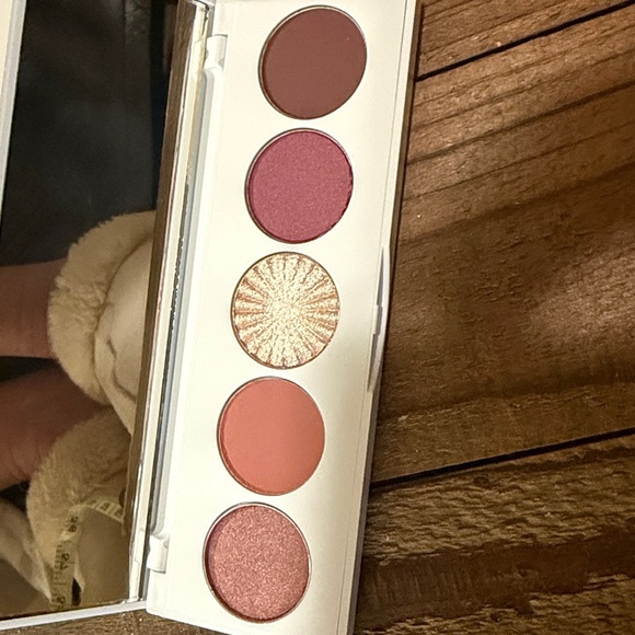 OFRA Signature Palette Symphony Eyeshadow Palette with gorgeous colors! - Picture 2 of 3